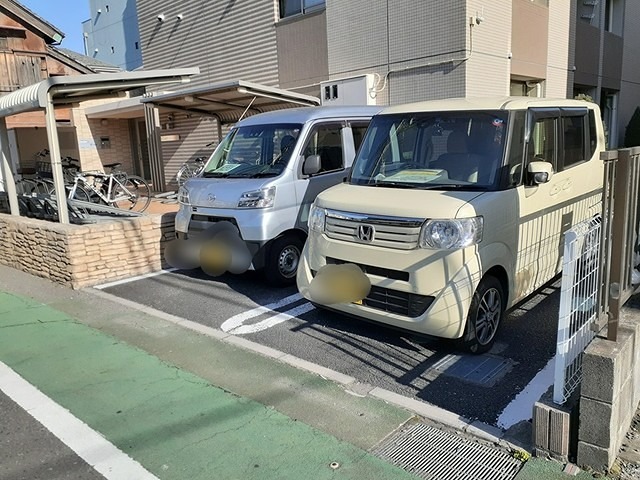 グレースコート 駐車場