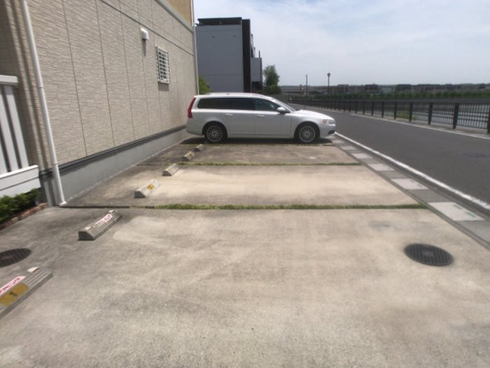 ノクターン 駐車場