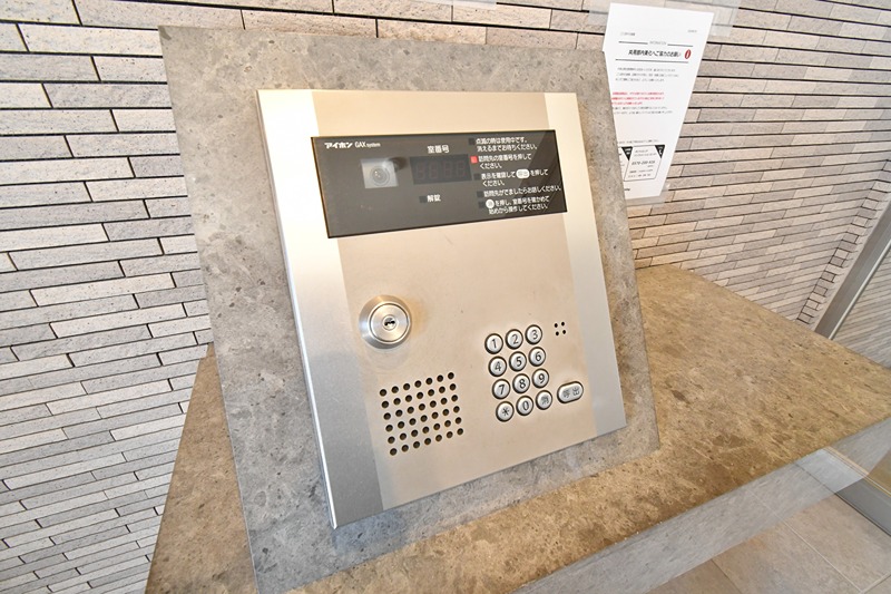 埼玉県越谷市南越谷４丁目12-10 エントランス