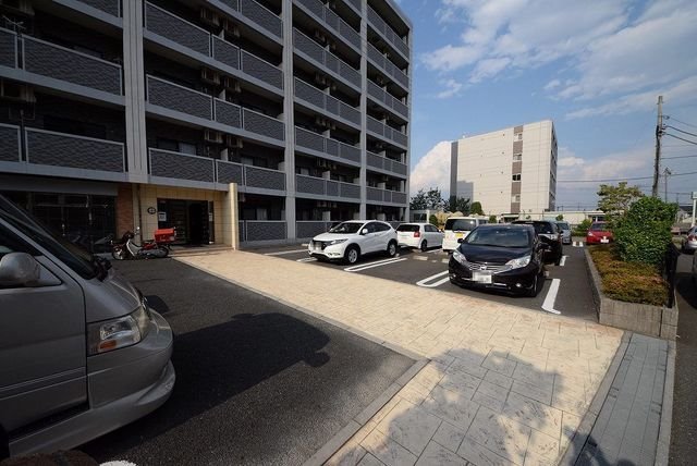 アバンツァート 駐車場
