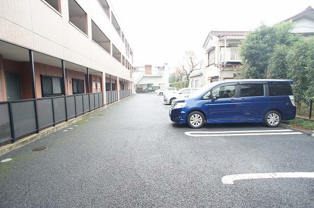 アルカンシェル 駐車場