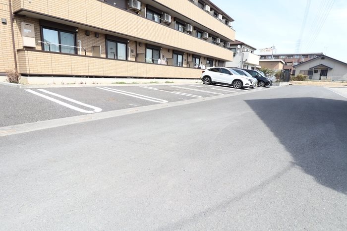 グランツ 駐車場
