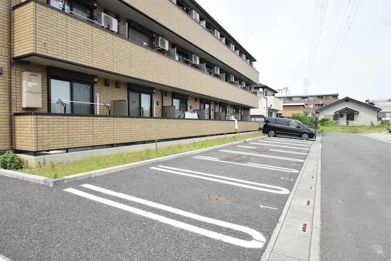 グランツ 駐車場