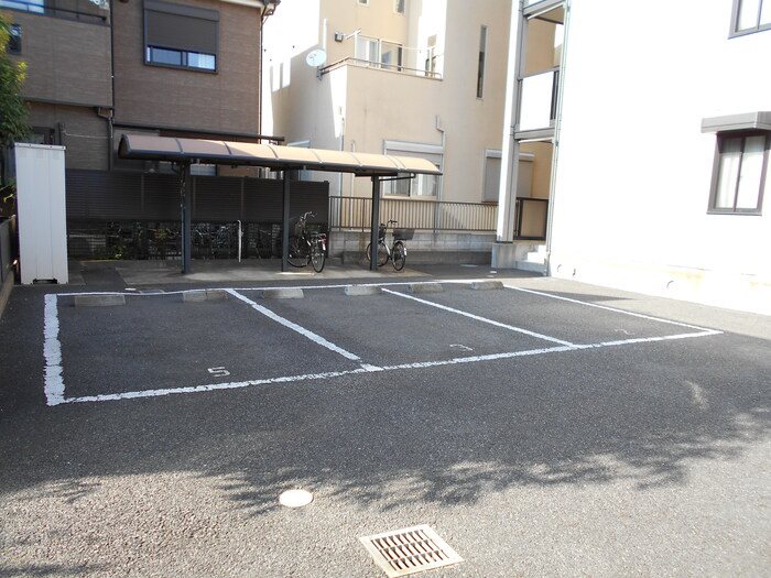 エクシーレ 駐車場