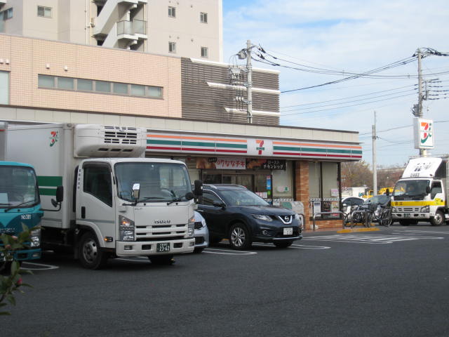 桜アパートメント コンビニ
