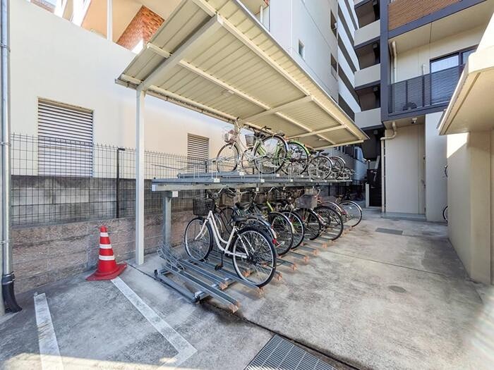 埼玉県越谷市越ヶ谷１丁目10-17 駐車場