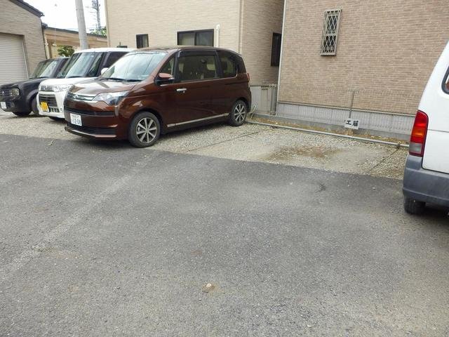 フレンドリーハイツ 駐車場