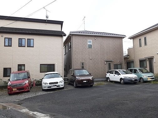 フレンドリーハイツ 駐車場