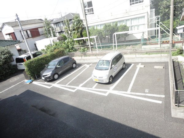 エムロード 駐車場