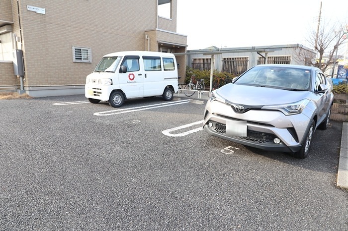 サニーガーデン 駐車場