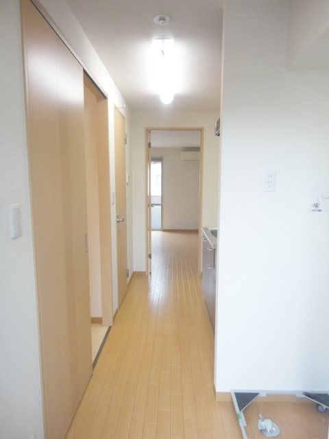 エムロード 玄関