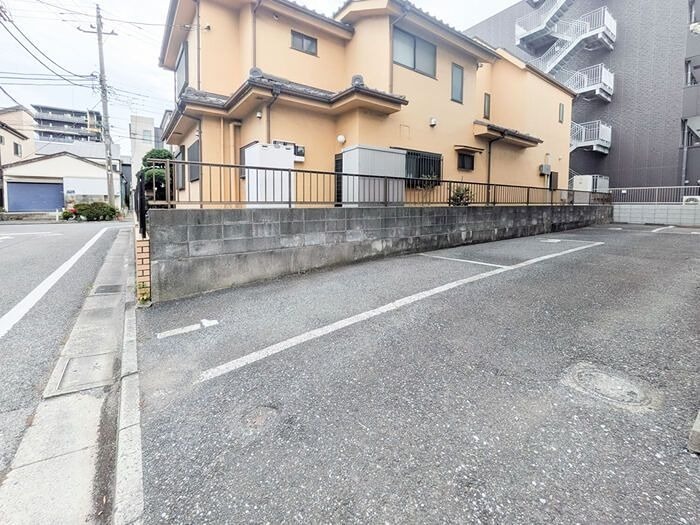 カーサM.U 駐車場