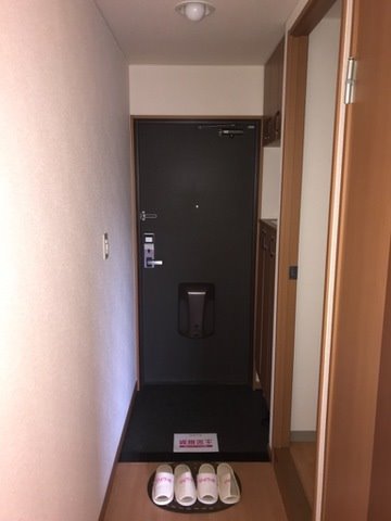 ガーデンヒルズNAKAYAMA弐番館 玄関