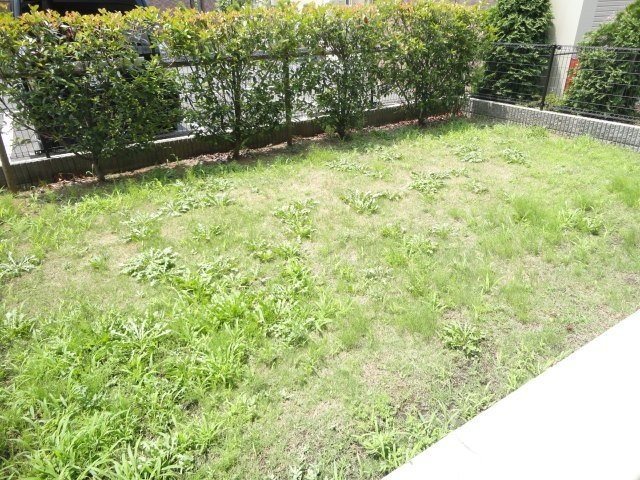 ガーデンヒルズNAKAYAMA弐番館 庭
