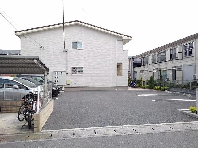 アルバーダ 駐車場