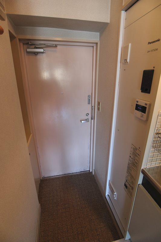 貝取学生会館 玄関