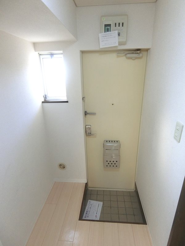ファミール飯島 玄関
