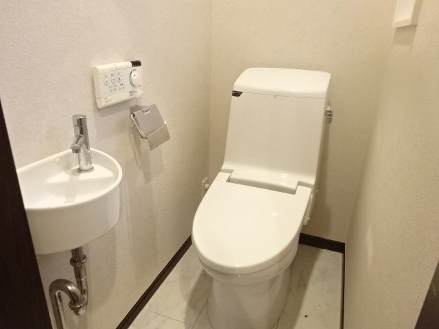 荻窪2丁目戸建て トイレ