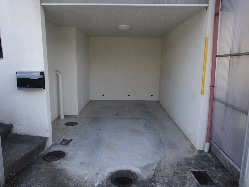 緑区曽根貸家 駐車場