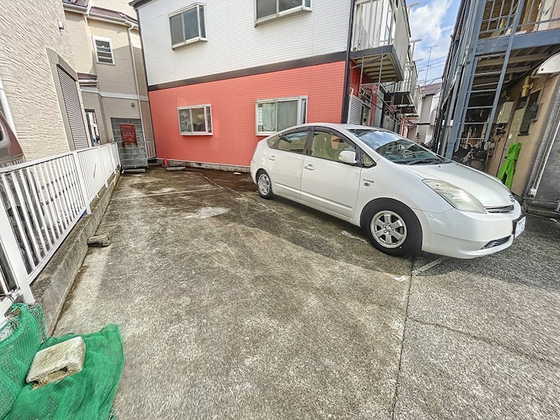 シャトーレ南町田 駐車場