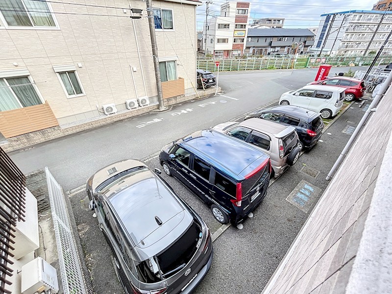 メゾンド６ 駐車場