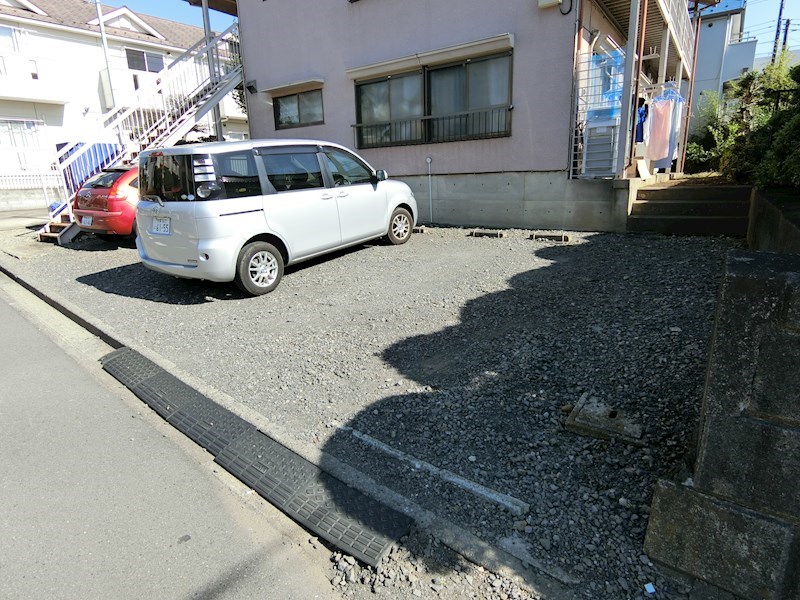 正栄ハイツ 駐車場