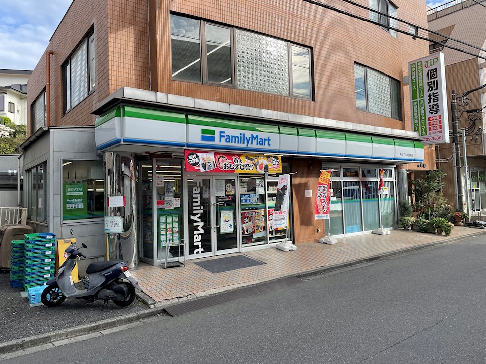 シャトル玉川学園 コンビニ
