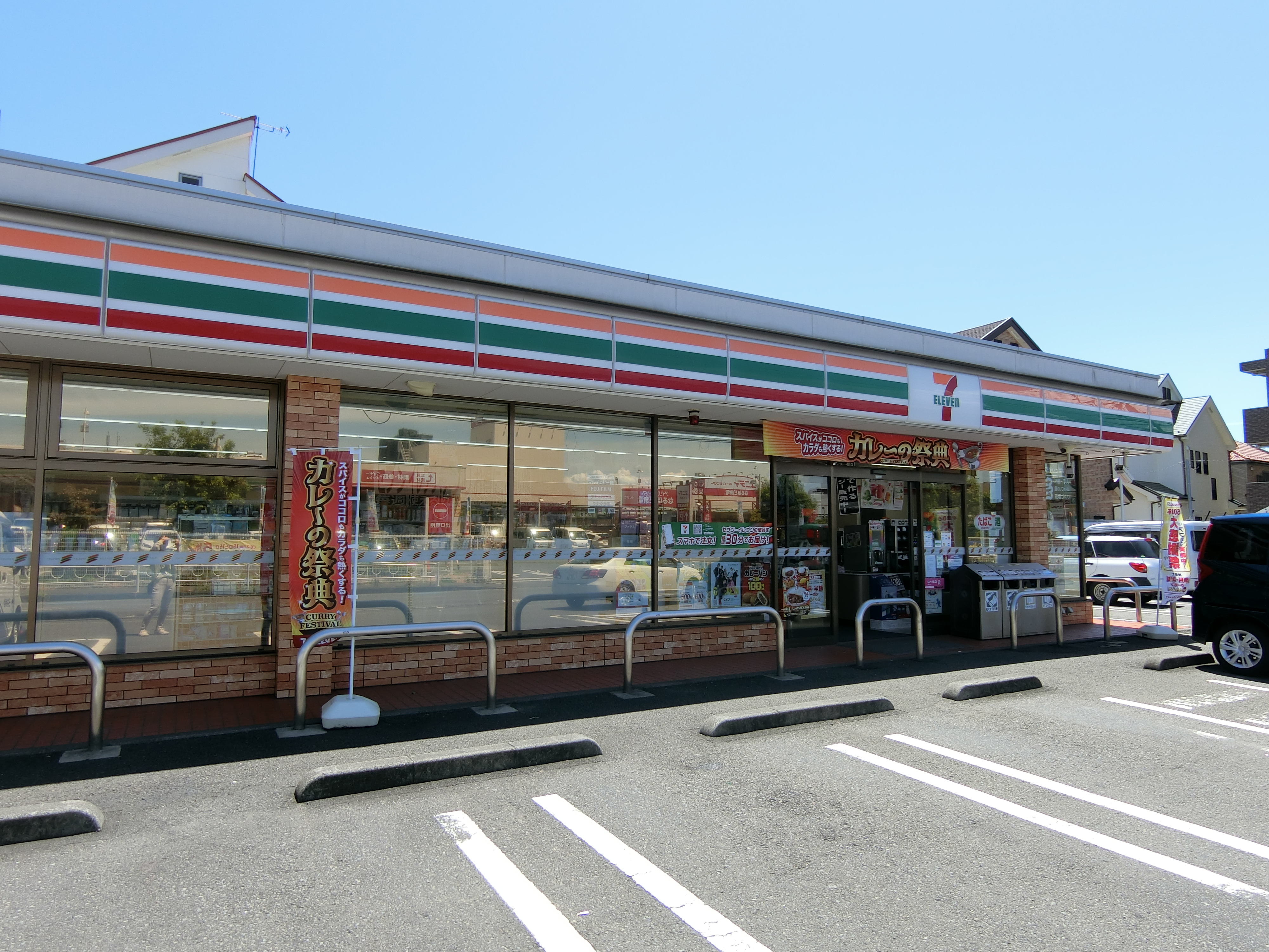 ロッシェル上鶴間第４　2号棟   コンビニ