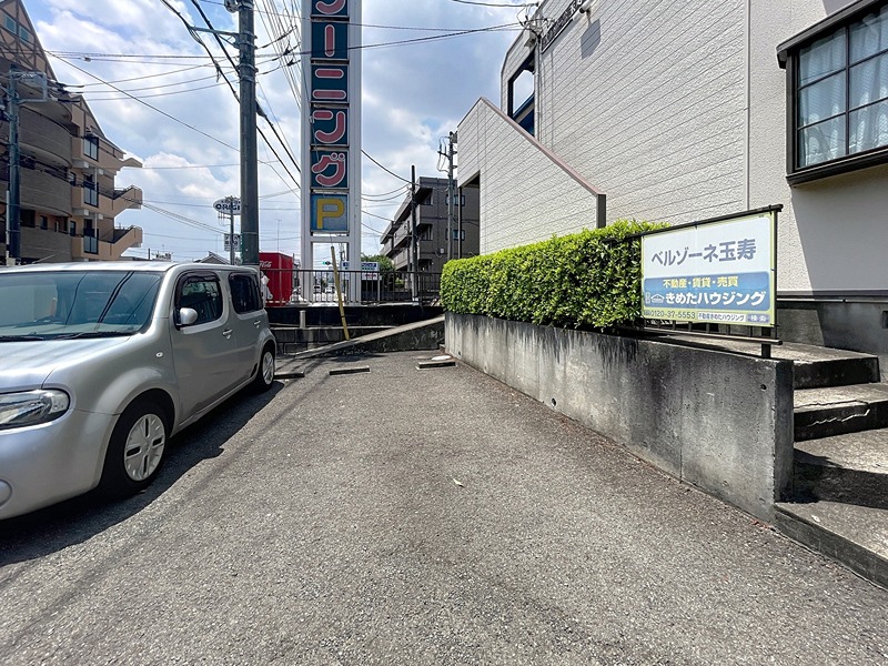 ベルゾーネ玉寿 駐車場