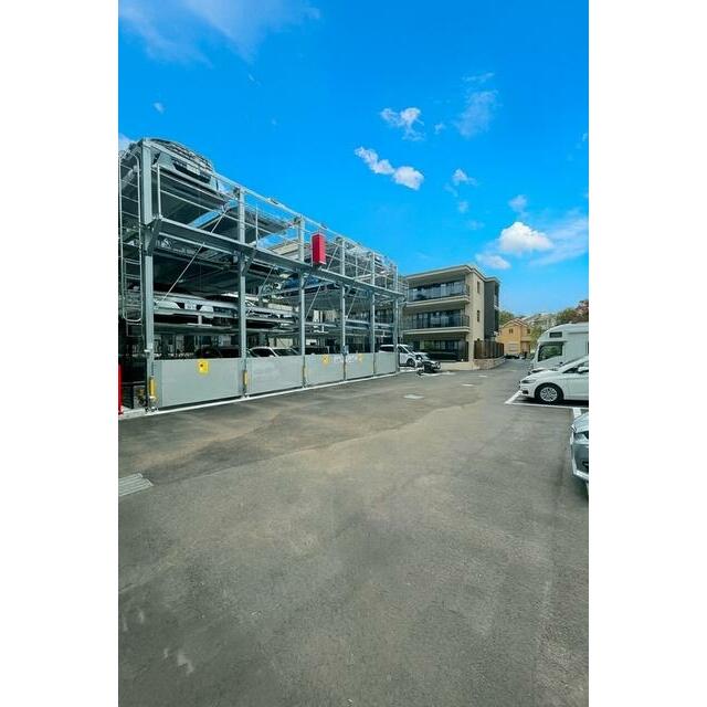 ヴェレーナ玉川学園前 駐車場