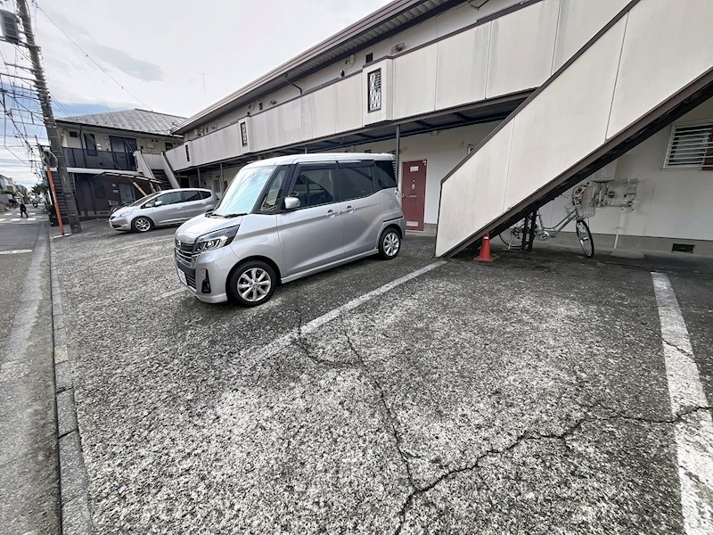 フォーブル橘 駐車場