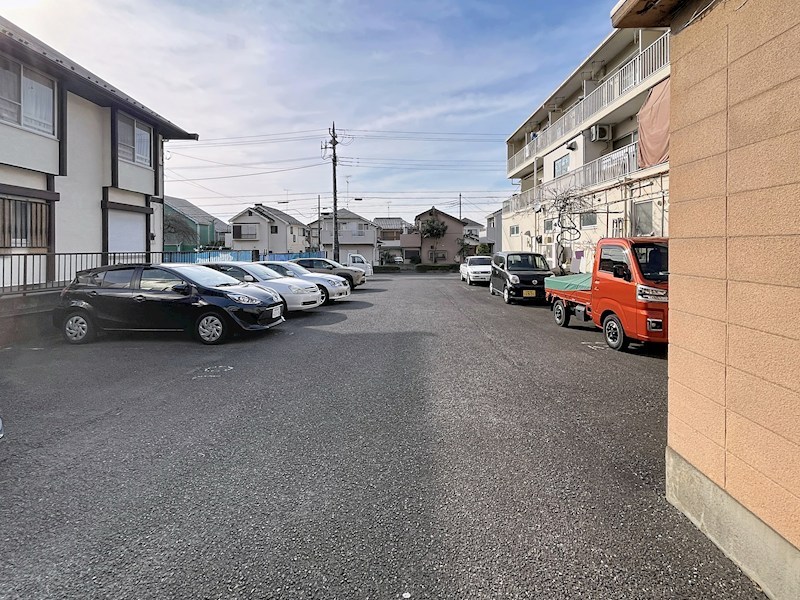大澤ビル 駐車場