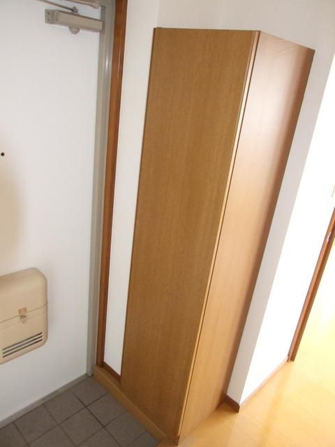 メゾンヒーロー 玄関