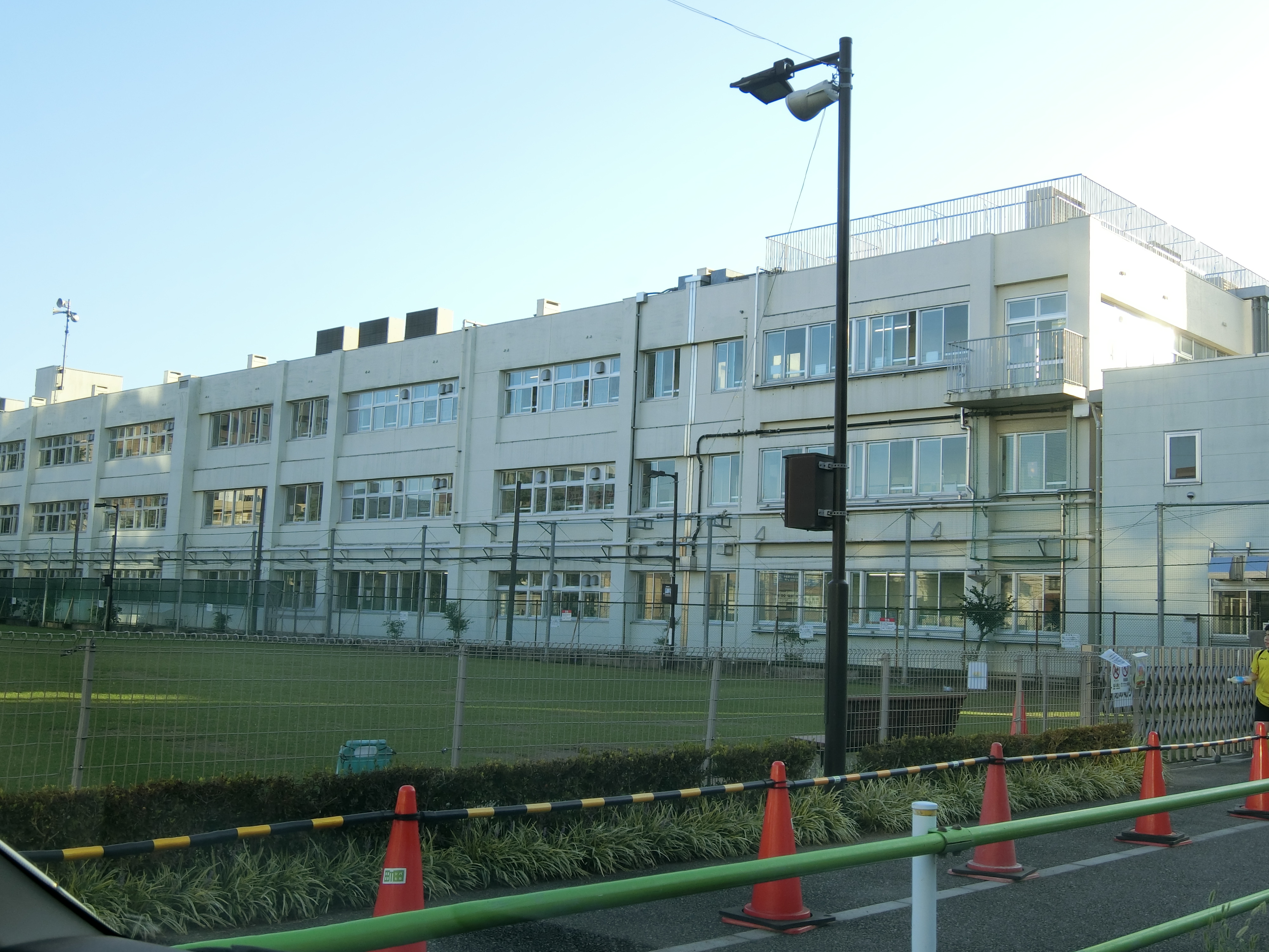 東京都町田市中町１丁目５-１ 小学校