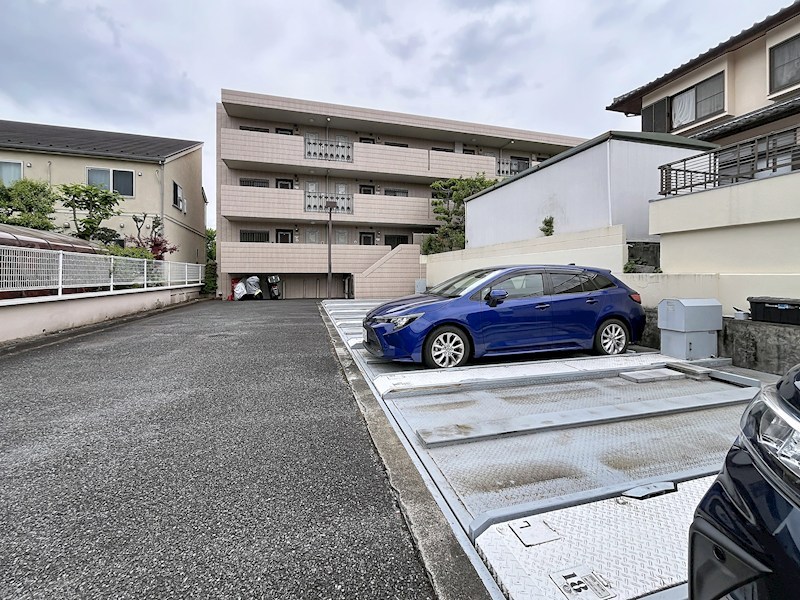 メゾンベール 駐車場