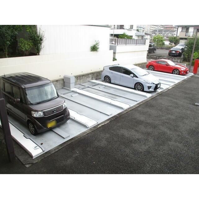 メゾンベール 駐車場