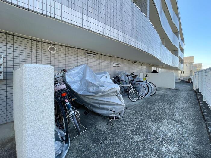 プレシール青葉台 駐車場
