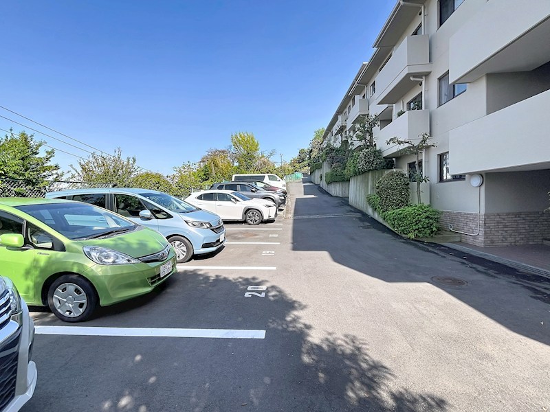 新横浜ニューライフ 駐車場