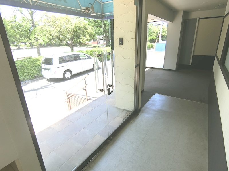 成瀬台3丁目テナント 玄関