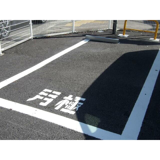 夏目邸 駐車場