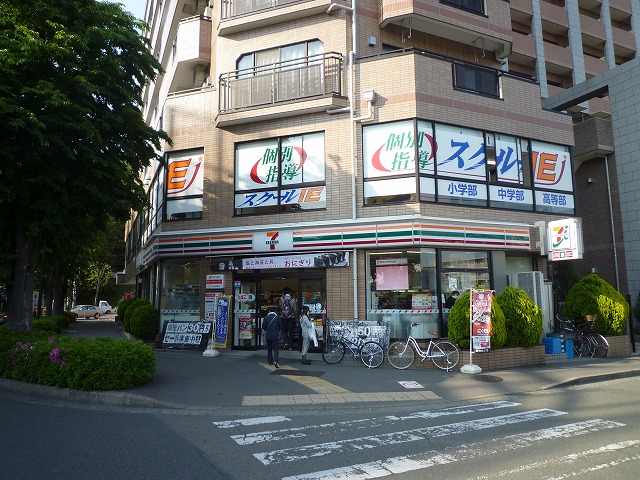 夏目邸 コンビニ