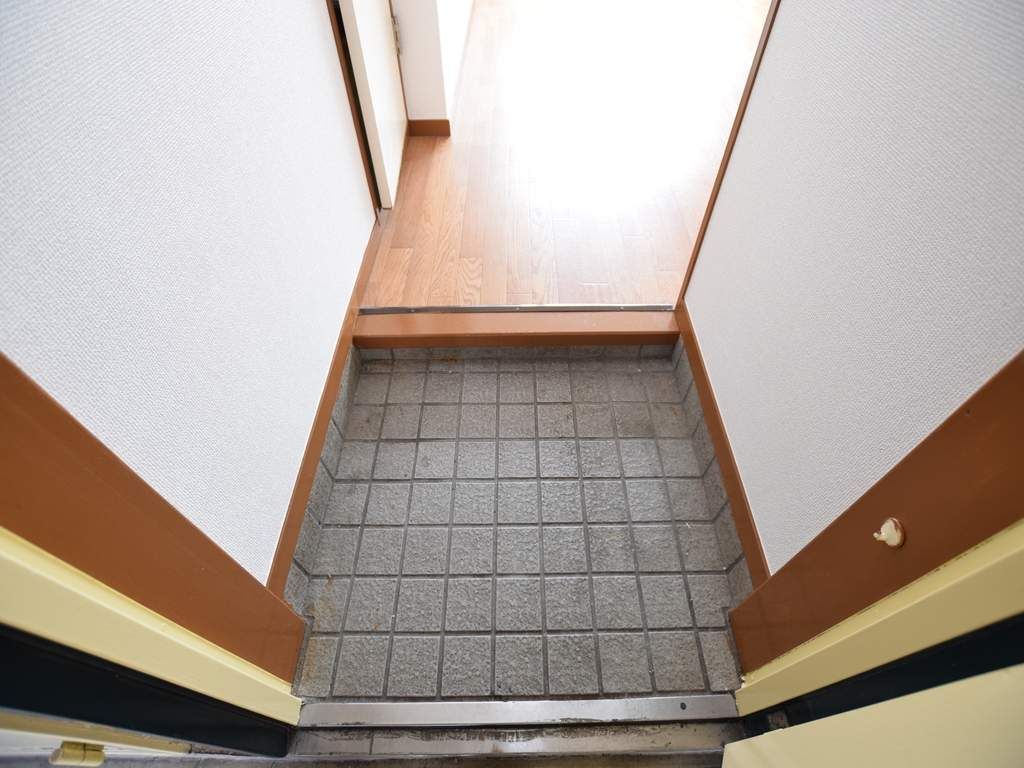 ラセーヌ東林間 玄関