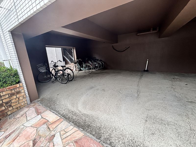ラセーヌ東林間 駐車場