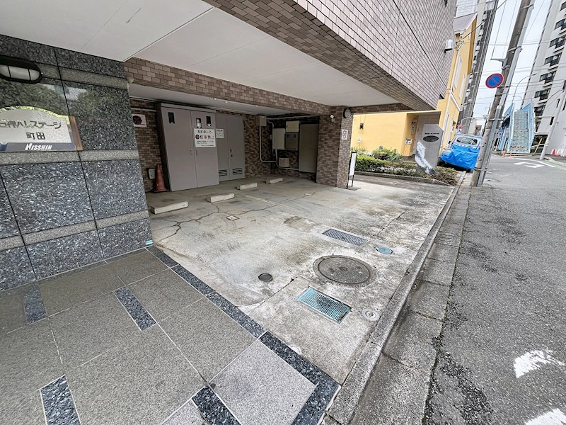日神パレステージ町田 駐車場