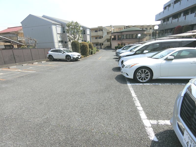 グレンツェント・ハイム相模大野 駐車場