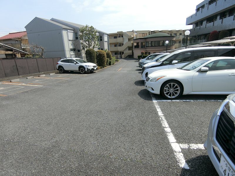 グレンツェント・ハイム相模大野 駐車場