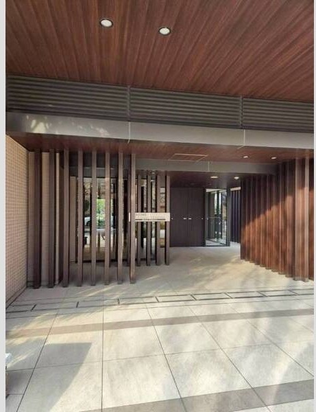 ドレッセ横浜十日市場サニーテラス エントランス