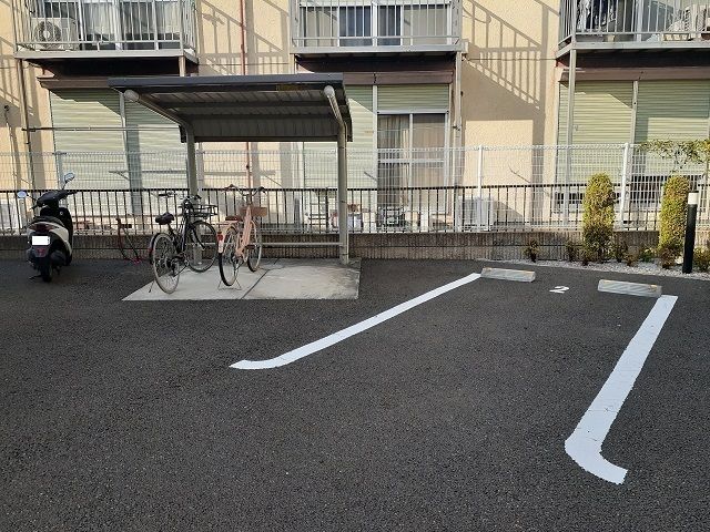 プラシード　カーサ 駐車場