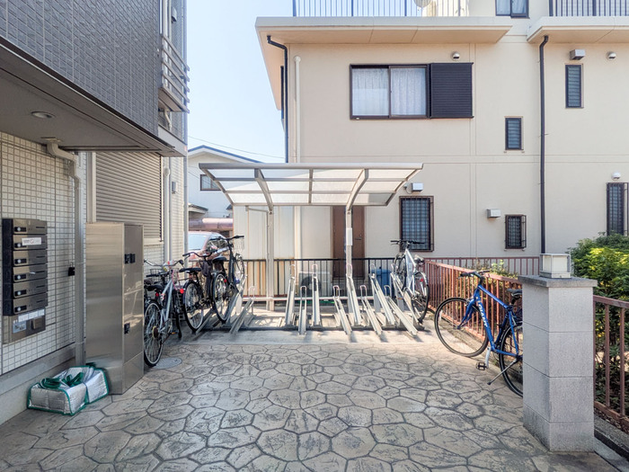 クレストテラス 駐車場
