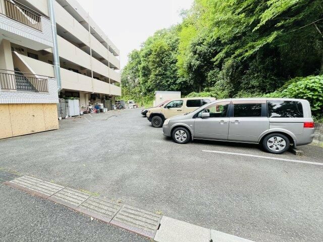 スカーラもえぎ野 駐車場